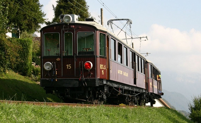 tnt bdfeh-4-4-15-bcbouricloz TNT / MC BDFeh 4/4 15, BFZt 75 -- Blonay -- 13.09.2008 -- Circulation sur le Chemin de fer musée du Blonay-Chamby