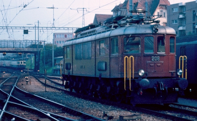 bls-ae-6-8-208-interlaken BLS Ae 6/8 208 -- Spiez -- 09.1983