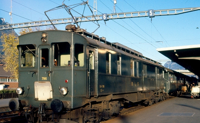 bls-de-4-4-796-interlaken BLS De 4/4 796 -- Interlaken Ost -- 07.10.1984