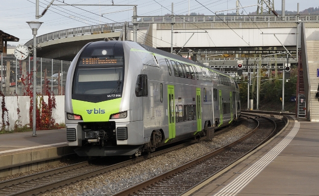 bls-rabe-515-114-7-wankdorf BLS RABe 515 014-7 -- Bern Wankdorf -- 25.10.2013