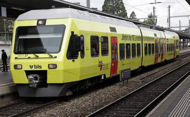 bls-rabe-525-037-8-login-spiez BLS RABe 525 037-8 