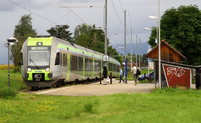 bls-rabe-535-114-3-ferenbalm-gurbru BLS RABe 535 114-3 -- Ferenbalm GurbrÃ¼ -- 12.07.2012