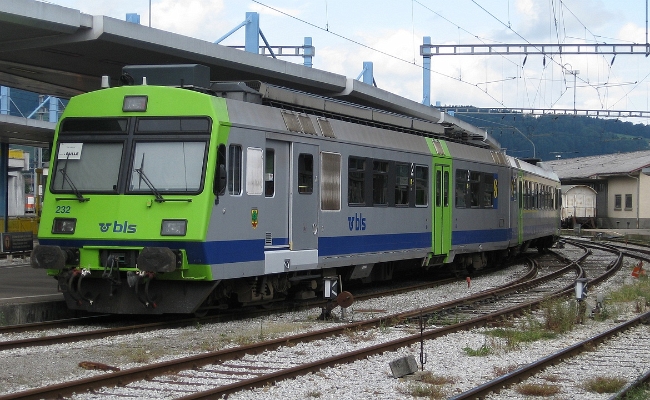 bls-rbde-566-232-bulle-tpf BLS RBDe 566 232-4 -- Bulle TPF -- 05.07.2009 -- Location par les TPF