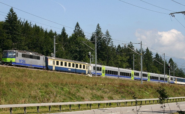 bls-re-420-501-9-frutigen BLS Re 420 501-9 -- Frutigen -- 02.09.2008