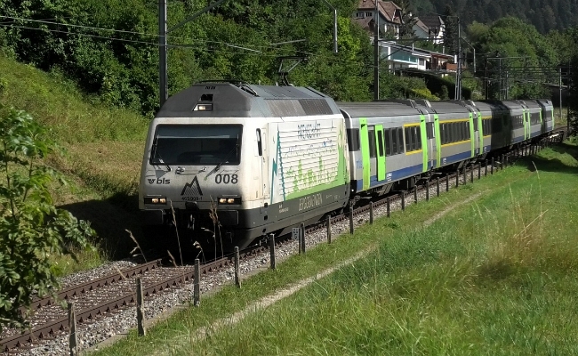 BLS Re 465 008-1 Les Hauts Geneveys BLS Re 465 008-1 -- Les Hauts Genevey -- 25.07.2020