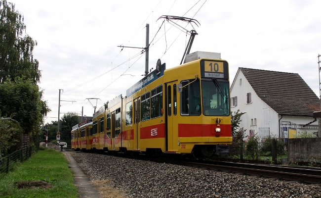 blt-be-4-8-202-ettingen BLT Be 4/8 202 -- Ettingen -- 14.09.2010