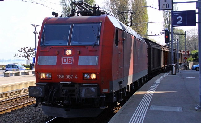 db-br-185-087-4--rorschach-hafenJPG DB BR185 087-4 -- Rorschach hafen -- 15.04.2011