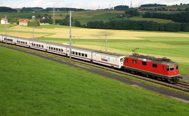 cff-elipsos-re-420-palezieux ELIPSOS (SNCF RENFE) SBB CFF FFS Re 420 -- Palézieux -- 07.07.2008 -- Train Hôtel Elipsos 