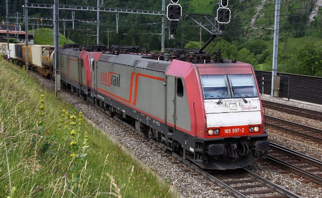 crossrail-br-185-597-2--um-kandersteg Crossrail BR185 597-2 -- Kandersteg -- 17.07.2012