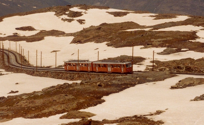 ggb-bhe-4-8-3043-riffelberg-3 GGB Bhe 4/8 3043 -- Riffelberg -- 11.07.1983