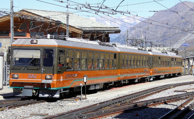 ggb-bhe-4-8-3053052-um-3051-riffelberg GGB Bhe 4/8 3052, Bhe 4/8 3051 -- Riffelberg -- 20.09.2010