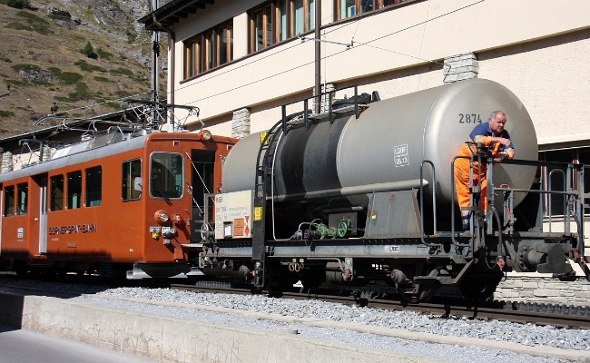 ggb-bhe-4-4-3062-mgb-uhk-2874-zermatt-lp GGB Bhe 4/4 3062 -- Riffelalp -- 28.09.2009 (LP)