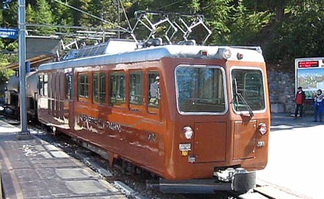 ggb-dhe-2-4-3015-riffelalp GGB Bhe 4/4 3061 -- Riffelalp -- 20.09.2010