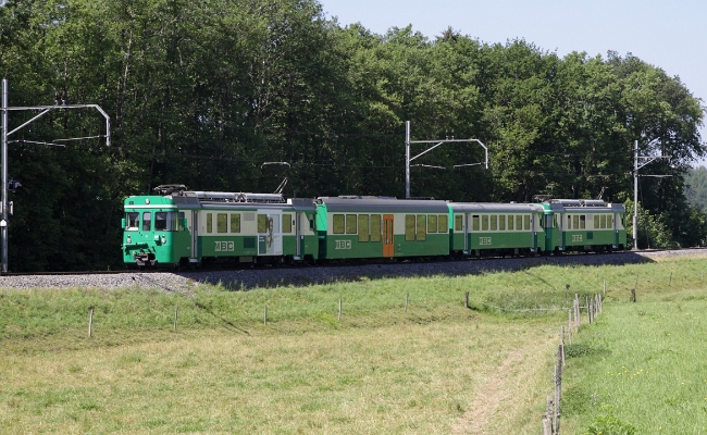 MBC Be 4_4 11 et 12 Froideville MBC BDe 4/4 11 et 12 en queue -- Froideville -- 01.07.2013