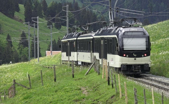 MOB Be 4_4 9202 et ABe 4_4 9302 Les Allières (2) MOB Be 4/4 9202, B, ABe 4/4 9302 -- Les Allières -- 21.05.2018