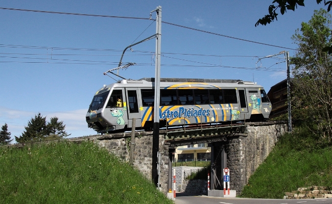 mvr-beh-2-4-72-tusinge-vieux-pont MVR Beh 2/4 72 -- Tusinge -- 10.05.2016 -- Quelques semaines avant démolition du pont