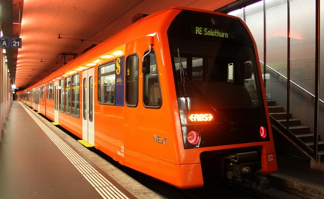 rbs-rabe-4-12-22-bern RBS, RABe 4/12 22 -- Bern HB -- 21.07.2011