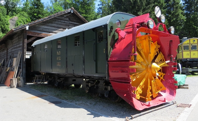 rhb-xrotd-d9212-Horath-goldau-2 RhB, Xrotd 12 (9212) -- Goldau c/o Horath & Cie -- 21.07.2015 -- Ex- Chemin de fer musée du Blonay-Chamby