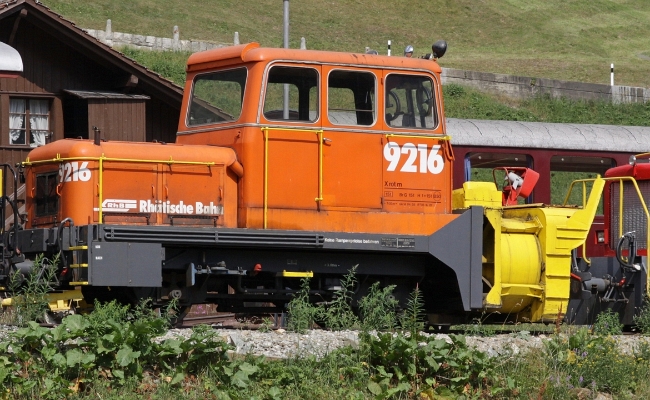 rhb-xrotm-9215-realp-dfb RhB, Xrotm 9216 -- Realp DFB -- 17.07.2015