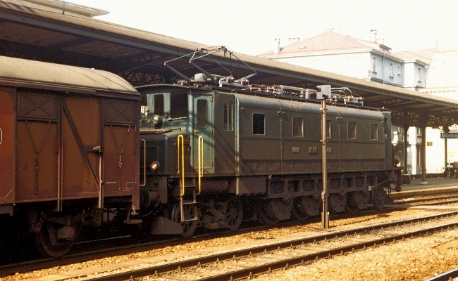 sbb-ae-10988-montreux SBB CFF FFS, Ae 4/7 10988 -- Montreux -- 03.1983