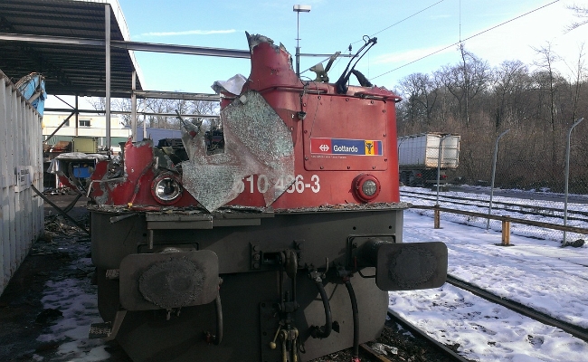 sbb-ae-610-486-3-demolition SBB CFF FFS, Ae 610 486-3 -- Démolition -- 23.01.2013