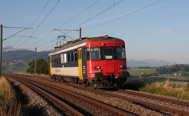 sbb-rbe-540-010-6-chatel-oron SBB CFF FFS, RBe 540 010-6 -- Oron le château -- 07.07.1010 (LP)
