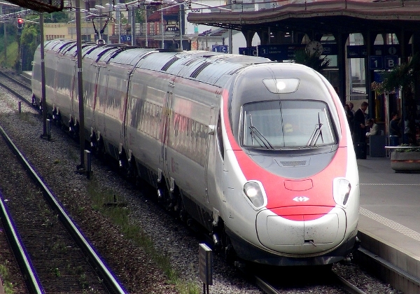 SBB CFF FFS Trains pendulaires série RABe 503