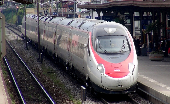 sbb-rabe-503-etr-610-montreux SBB CFF FFS, RABe 503 -- Montreux -- 28.09.2013