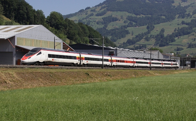 sbb-rabe-503-schwyz SBB CFF FFS, RABe 503 -- Schwyz -- 21.07.2015