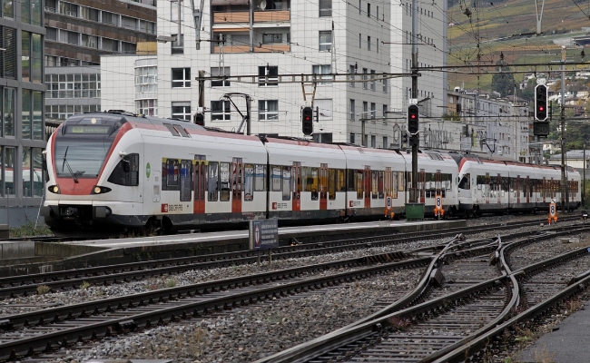 sbb-rabe-523-027-1-vevey SBB CFF FFS, RABe 523 027-1 UM -- Vevey -- 27.10.2013