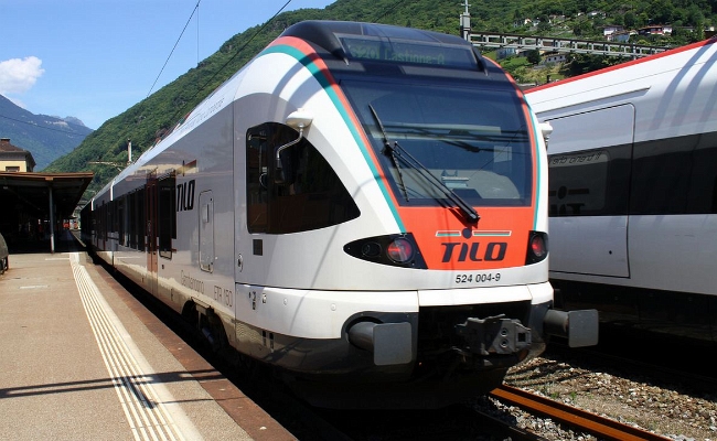 sbb-rabe-524-004-9-tilo-bellinzona SBB CFF FFS, RABe 524 004-9 TILO -- Bellinzona -- 30.05.2011