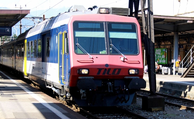 sbb-rbde-560-124-0-tilo-bellinzona SBB CFF FFS, RBDe 560 124-0 TILO -- Bellinzona -- 30.05.2011