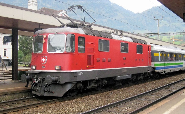 cff-re-11125-sob-vae-arth-goldau SBB CFF FFS, Re 4/4 II 11125, Voralpen-Express -- Arth Goldau -- 22.10.2009