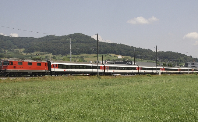 sbb-re-11135-sissach SBB CFF FFS, Re 4/4 II 11135 -- Sissach -- 21.07.2016