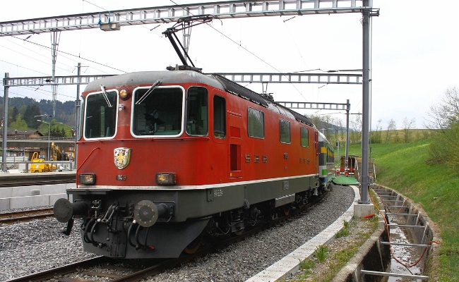 sbb-re-11143-vae-biberbrugg SBB CFF FFS, Re 4/4 II 11143, Voralpen-Express -- Biberbrugg SOB -- 24.04.2011