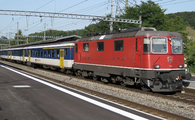 sbb-re-11147-puidoux SBB CFF FFS, Re 4/4 II 11147 -- Puidoux -- 10.09.2008