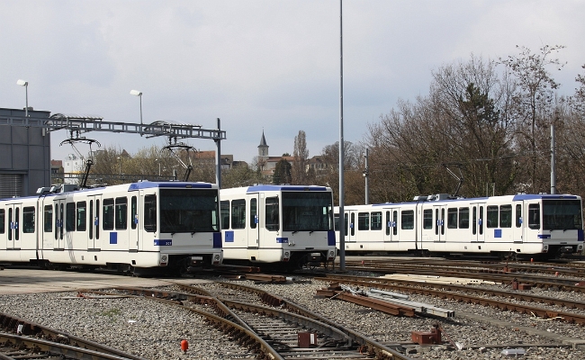 tl-m1-bem-4-6-558-207-13-231-5-202-8-epfldepot TL / M1 Bem 4/6 558 207-7, 558 213-1, 558202-8 -- EPFL Dépôt -- 26.03.2011