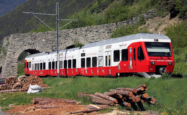 tmr-527-513-6-sembrancher TMR, MO, RABe 527 513-6 -- Sembrancher -- 10.05.2010 (LP)