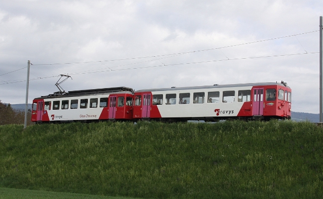 travys-oc-bde-15-orny-orbe TRAVYS, OC, BDe 4/4 15, Bt 51 -- Orbe, Route d'Orny -- 12.05.2010