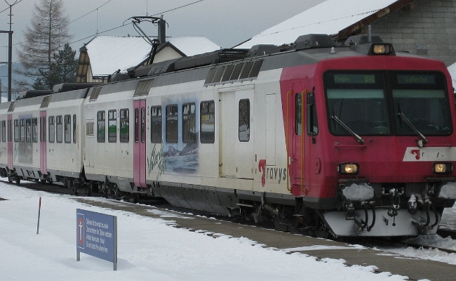 travys-pbr-rbde-560-384-0-do-lesentier-2 TRAVYS, PBr, RBDe 560 384-0 NPZ -- Le Sentier -- 26.01.2009