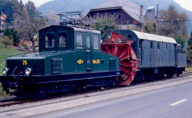 bc-gf75-rhb-xrotd-blonay BC / G+F Ge 4/4 75 et RhB R12 -- Blonay -- 07.10.1996