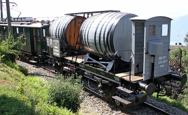 bc-cgte-fe-151-cff520267-2JPG BC / CGTE Fe 4/4 151 et SBB CFF FFS bi-foudre 520 267 -- Blonay -- 03.07.2010