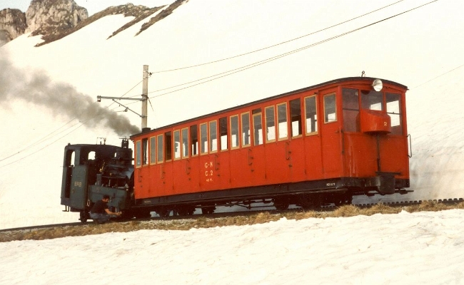 brb-h1-rochers-de-naye-mgn BRB H 2/3 1 -- Rochers de Naye (ligne MVR/MGN) -- 09.06.1983 -- Ex locomotive MGN H2/3 4 