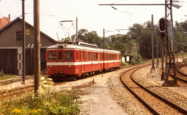 cj-bde-4-4-606-chaux-de-fonds CJ BDe 4/4 606 -- La Chaux de Fond -- 07.1983