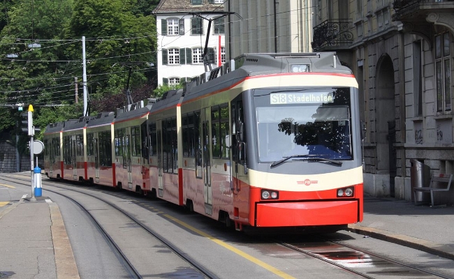 fb-be-4-6-67-68-62-um3-zu-kreuzplatz FB Be 4/8 67 UM3 -- Zürich Kreuzplatz -- 04.07.2010