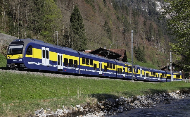bob-abdeh-8-8-321-322-lauterbrunnen JB / BOB ABDeh 8/8 321, 322 -- Lauterbrunnen -- 29.04.2017
