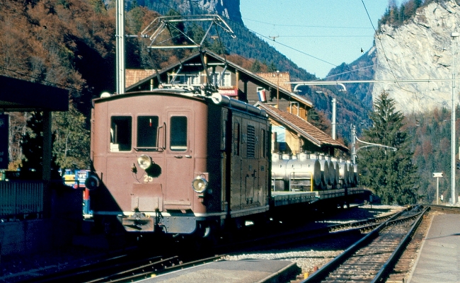 bob-hge-3-3-25-lauterbrunnenl JB / BOB HGe 3/3 25 -- Lauterbrunnen -- 30.10.1984