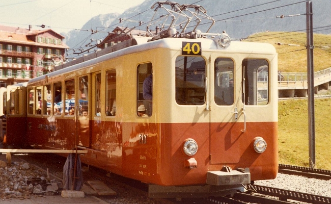jb-bdeh-2-4-210-kleine-scheidegg-2 JB BDhe 2/4 210 -- Kleine Scheidegg -- 09.1982