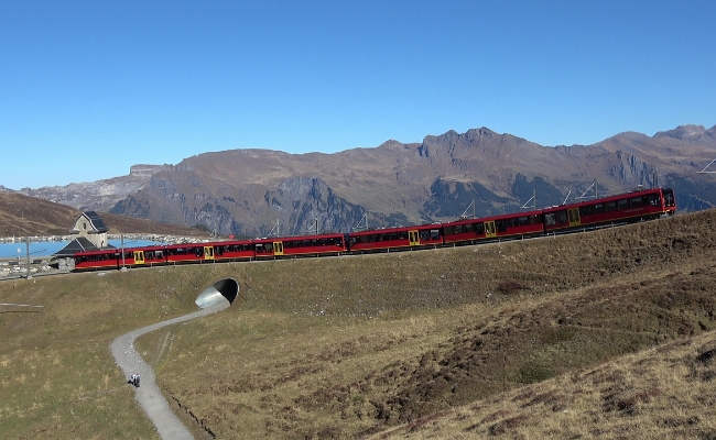 jb-bhe-4-8-223-224-fallboden JB Bhe 4/8 223, 224 -- Fallboden -- 16.10.2017