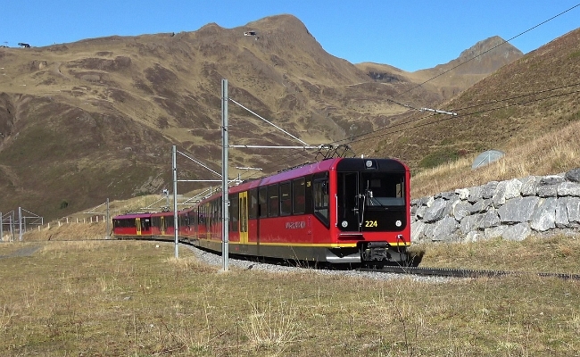 jb-bhe-4-8-224-223-fallboden JB Bhe 4/8 224, 223 -- Fallboden -- 16.10.2017